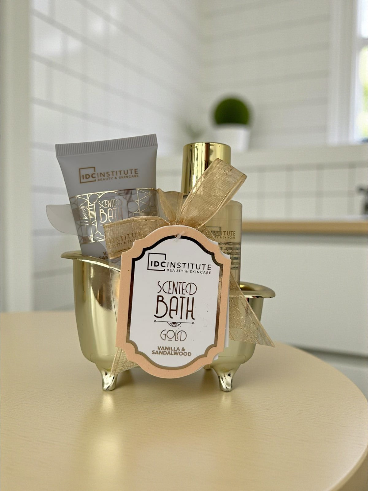 Scented Gold Mini Bathtub Gift Set